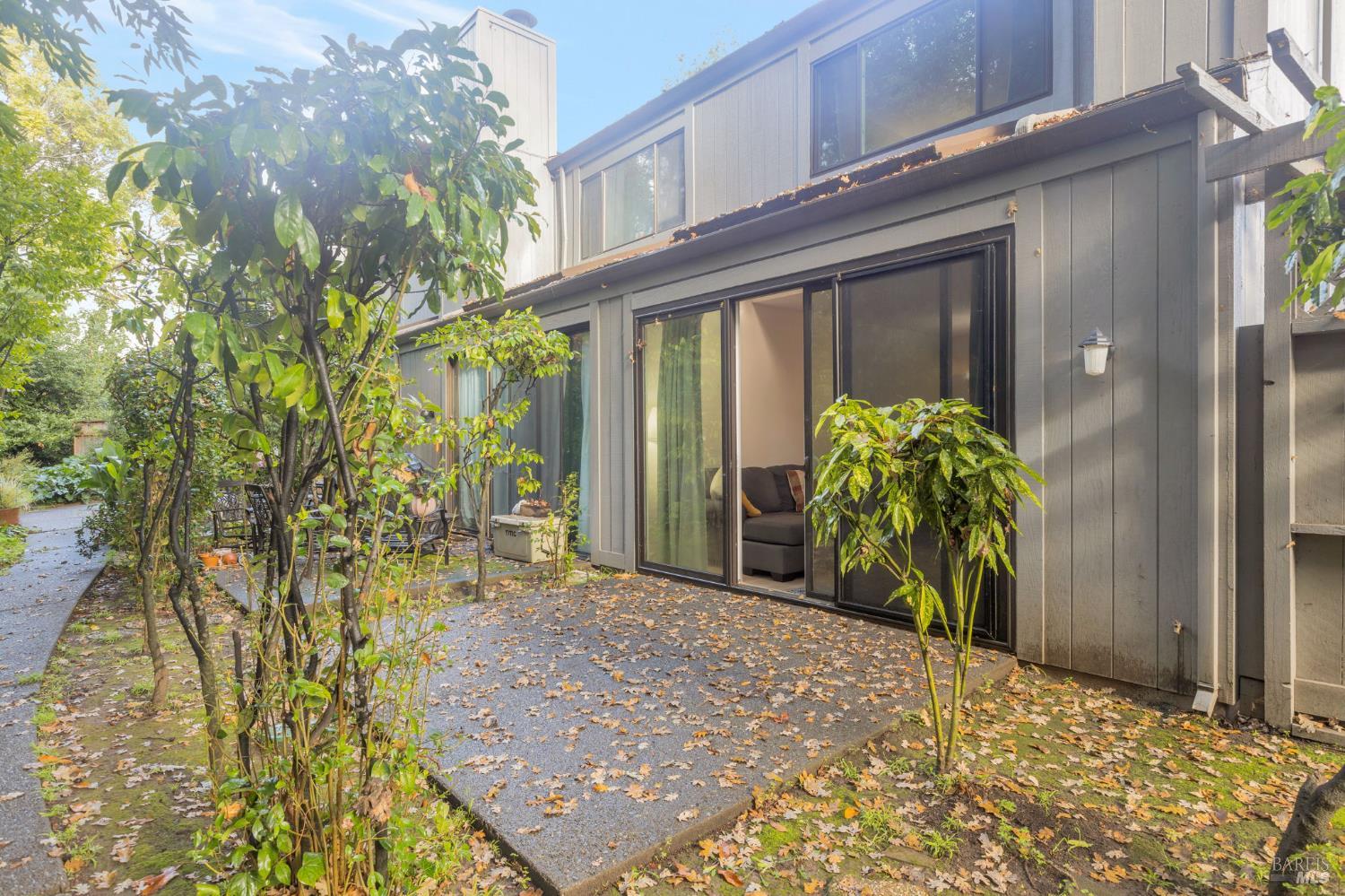 Detail Gallery Image 15 of 20 For 1432 Elm Dr, Novato,  CA 94945 - 3 Beds | 2 Baths