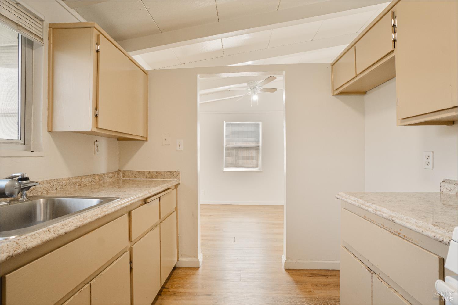 Detail Gallery Image 12 of 32 For 1318 Cleveland St, Fairfield,  CA 94533 - 3 Beds | 2 Baths