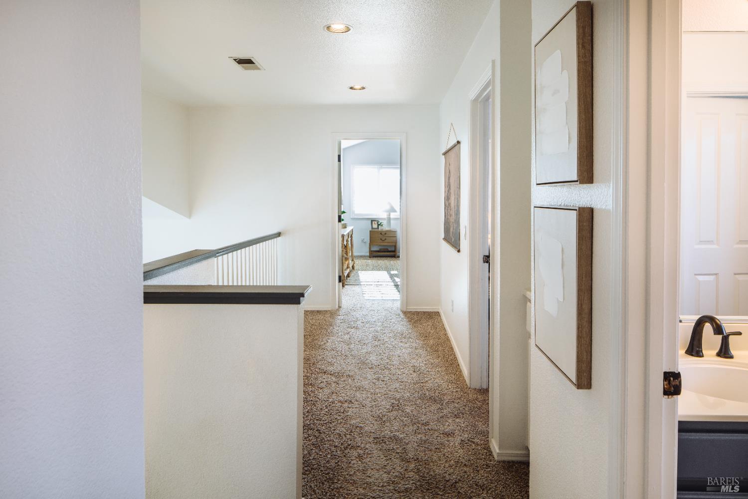 Detail Gallery Image 34 of 68 For 810 Wine Ct, Petaluma,  CA 94954 - 5 Beds | 3 Baths