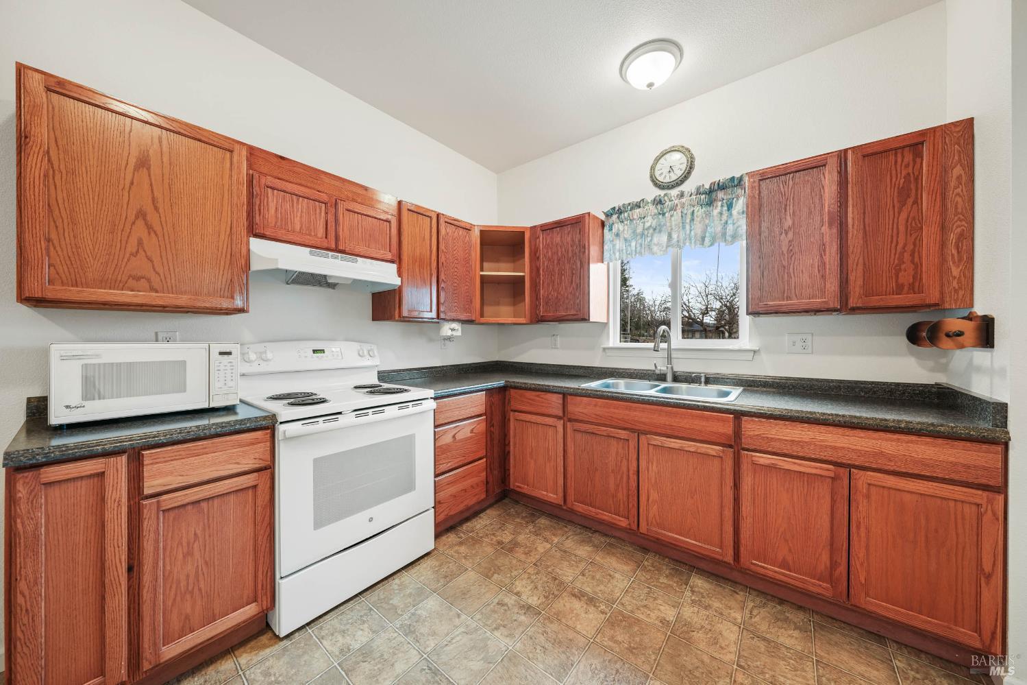 Detail Gallery Image 36 of 74 For 8700 Red Hills Rd, Kelseyville,  CA 95451 - 5 Beds | 3 Baths