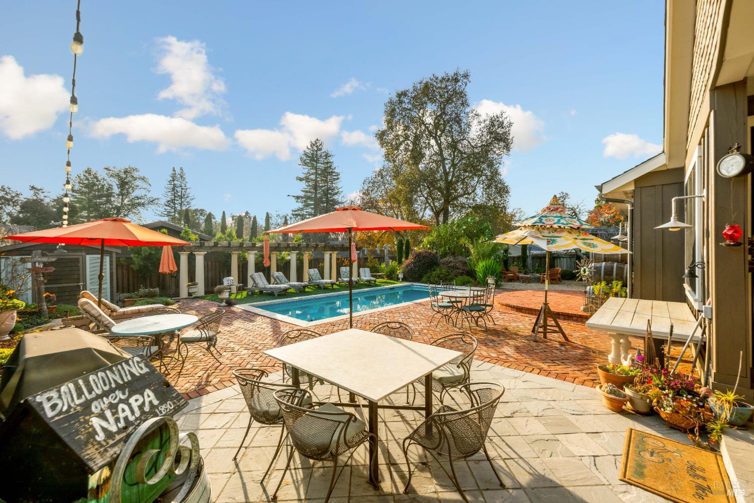 Detail Gallery Image 13 of 37 For 1343 Ash St, Napa,  CA 94559 - 6 Beds | 4/1 Baths