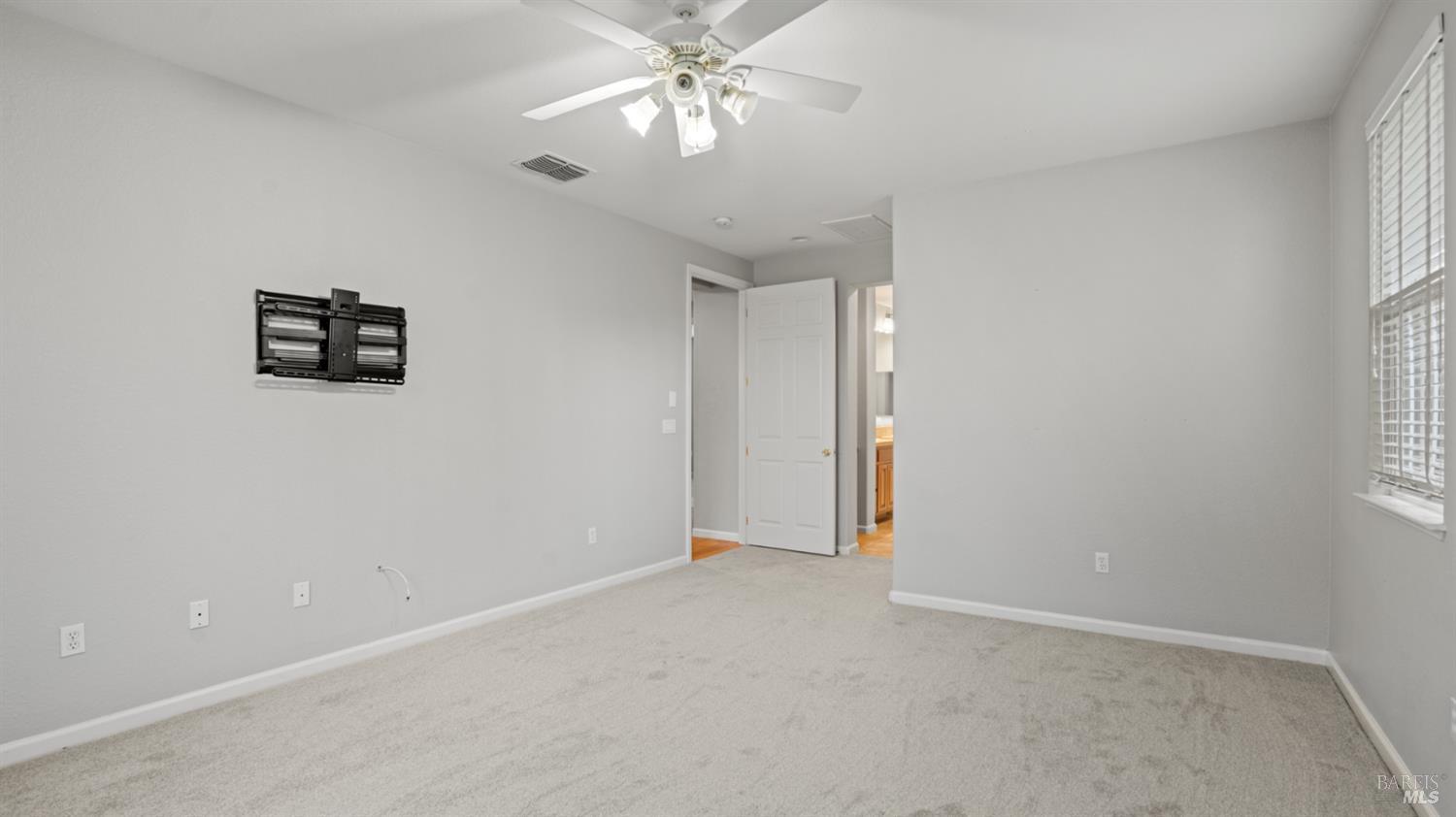 Detail Gallery Image 27 of 59 For 1006 Champion Pl, Vacaville,  CA 95687 - 4 Beds | 2 Baths