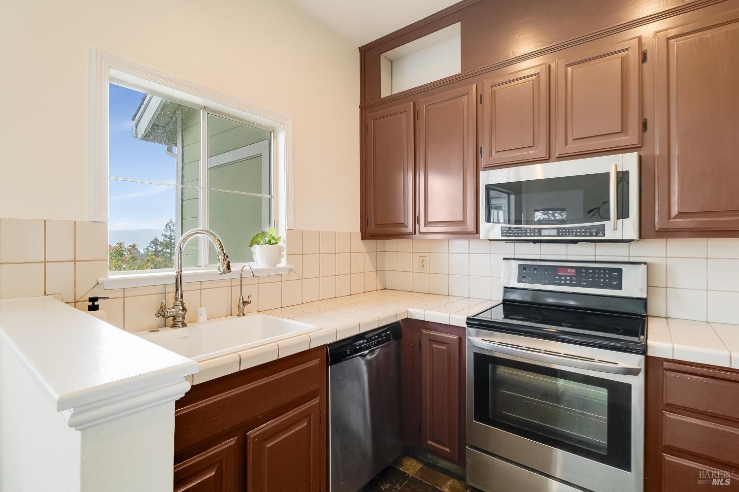 Detail Gallery Image 27 of 63 For 735 Buchanan St #221,  Benicia,  CA 94510 - 1 Beds | 1 Baths