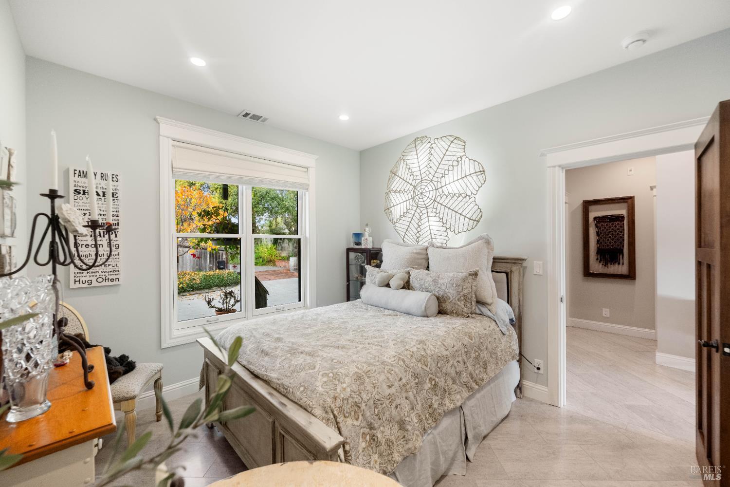 Detail Gallery Image 9 of 37 For 1343 Ash St, Napa,  CA 94559 - 6 Beds | 4/1 Baths