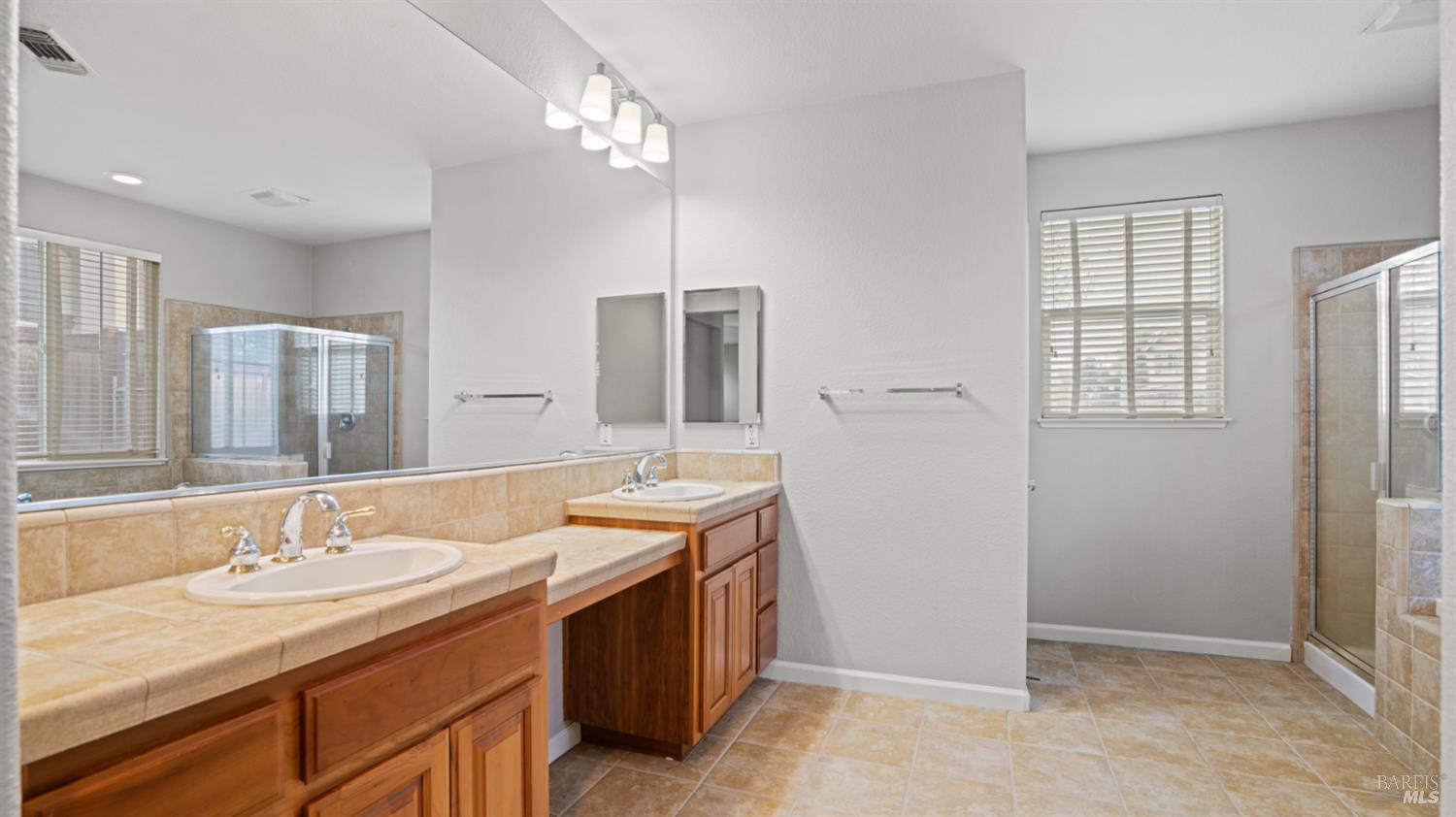 Detail Gallery Image 28 of 59 For 1006 Champion Pl, Vacaville,  CA 95687 - 4 Beds | 2 Baths