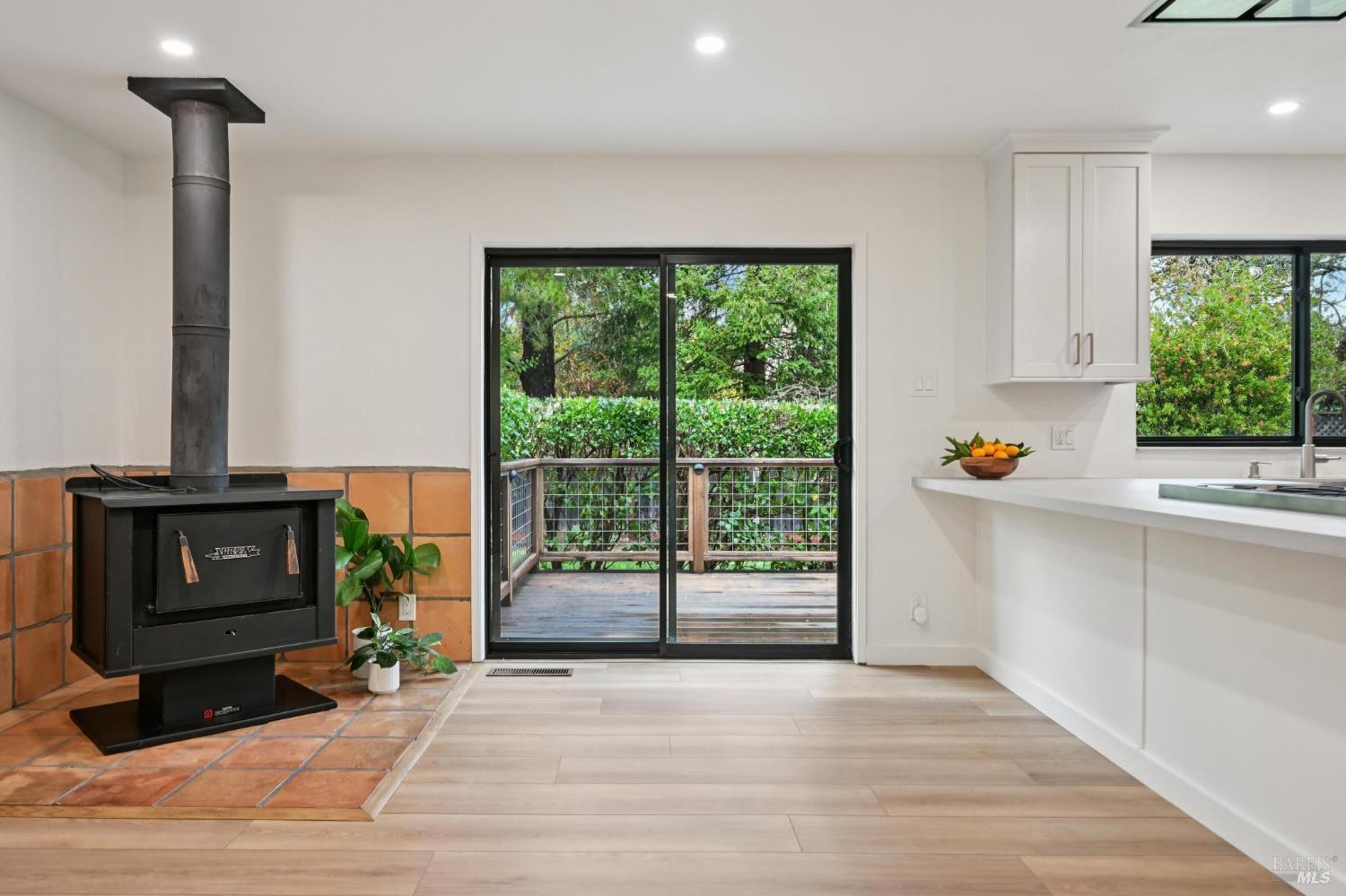 Detail Gallery Image 10 of 25 For 18787 Gillman Dr, Sonoma,  CA 95476 - 3 Beds | 2 Baths