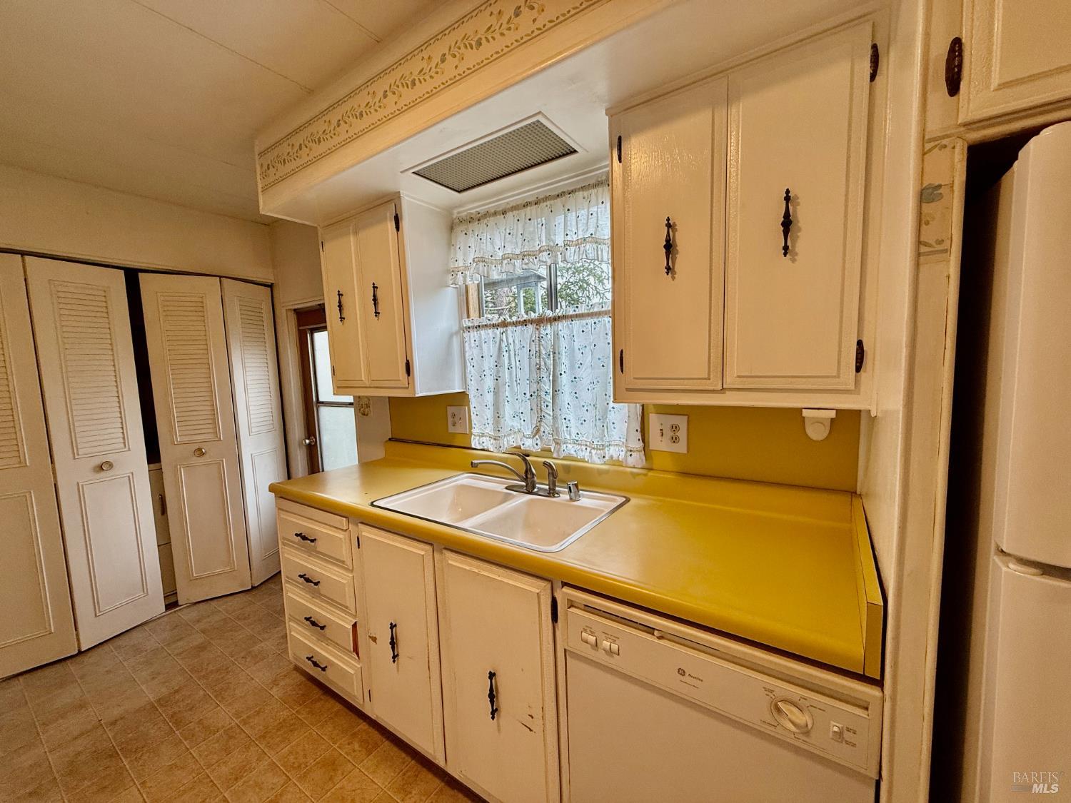 Detail Gallery Image 15 of 36 For 21 Sequoia Cir, Santa Rosa,  CA 95401 - 2 Beds | 2 Baths