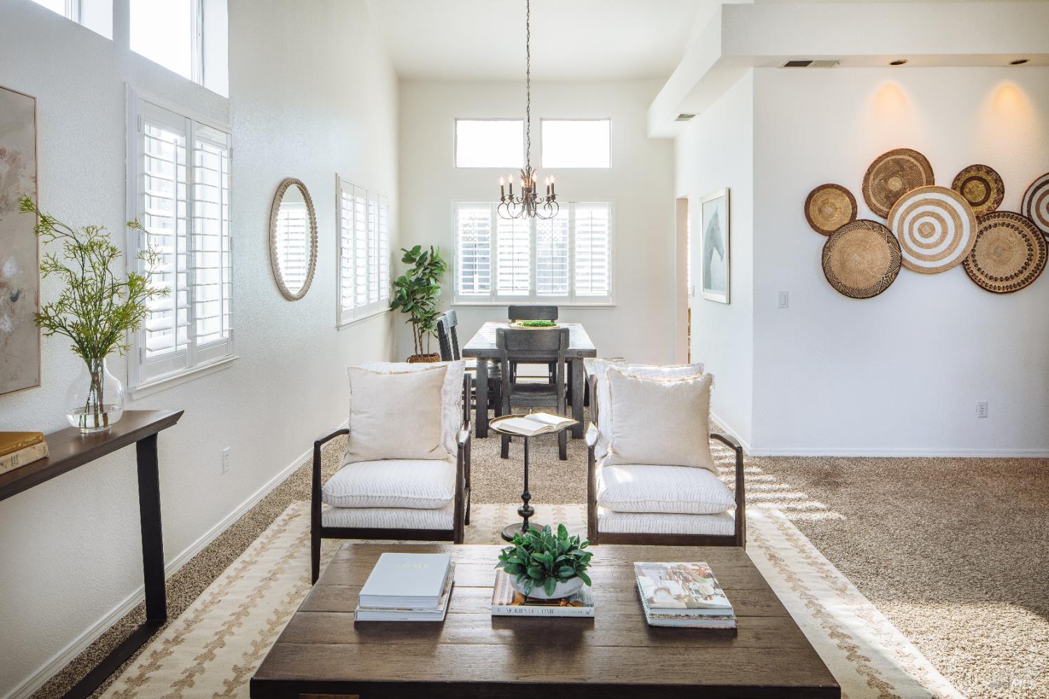 Detail Gallery Image 8 of 68 For 810 Wine Ct, Petaluma,  CA 94954 - 5 Beds | 3 Baths