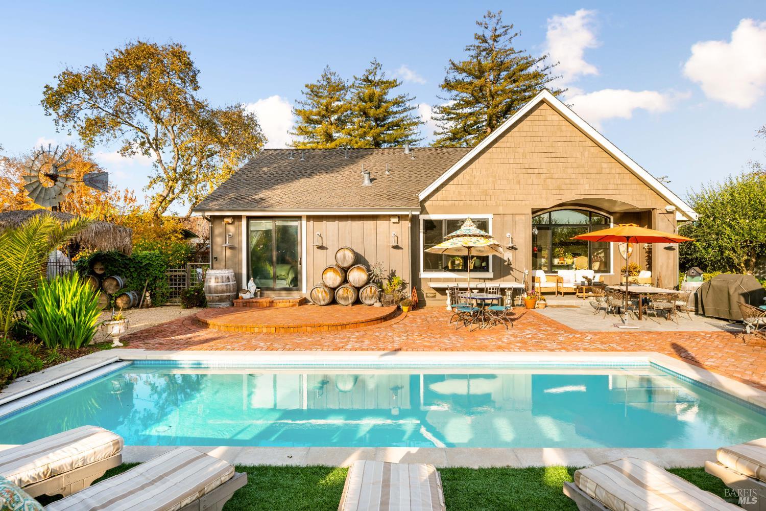 Detail Gallery Image 12 of 37 For 1343 Ash St, Napa,  CA 94559 - 6 Beds | 4/1 Baths