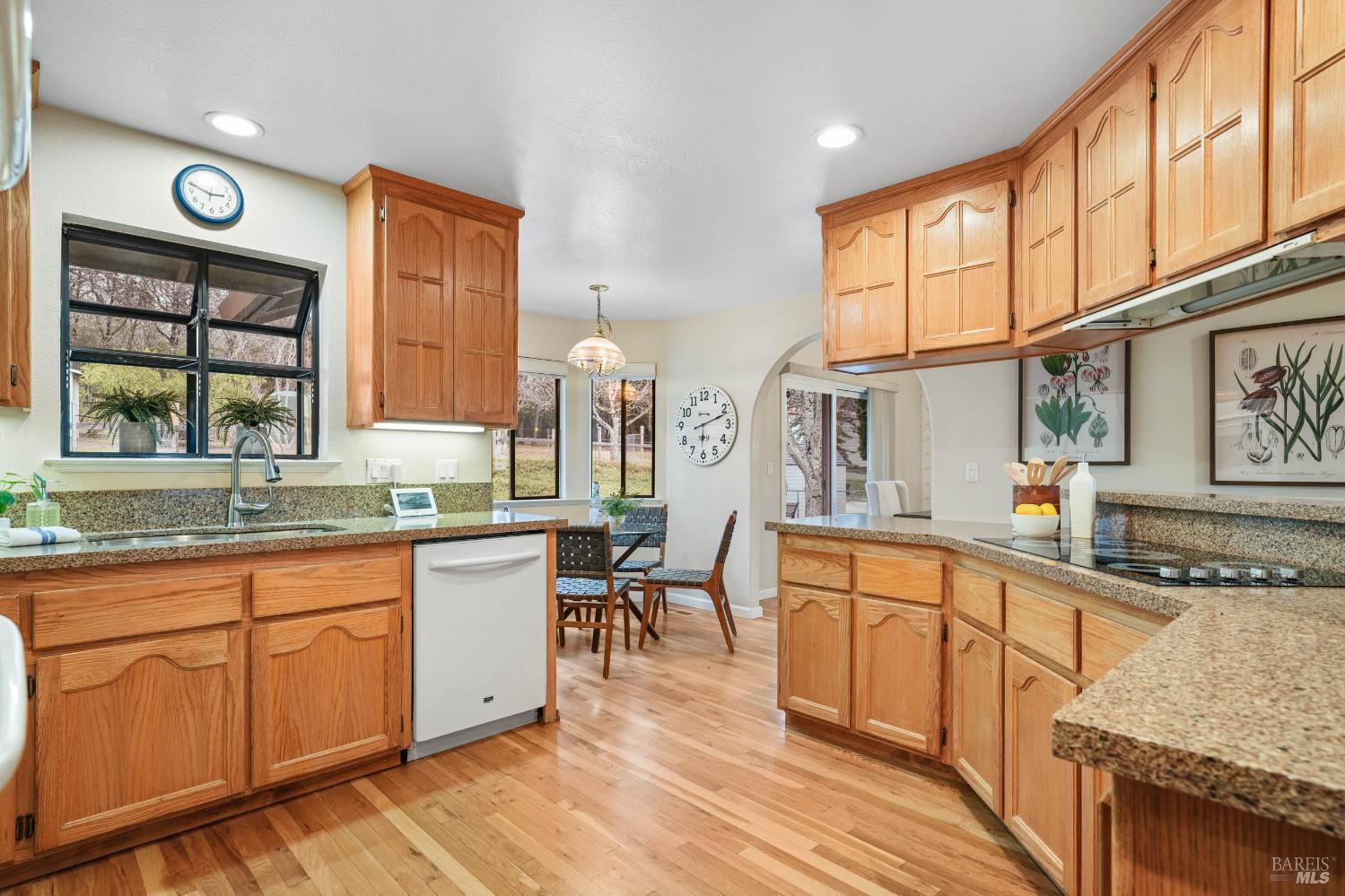 Detail Gallery Image 2 of 74 For 8700 Red Hills Rd, Kelseyville,  CA 95451 - 5 Beds | 3 Baths