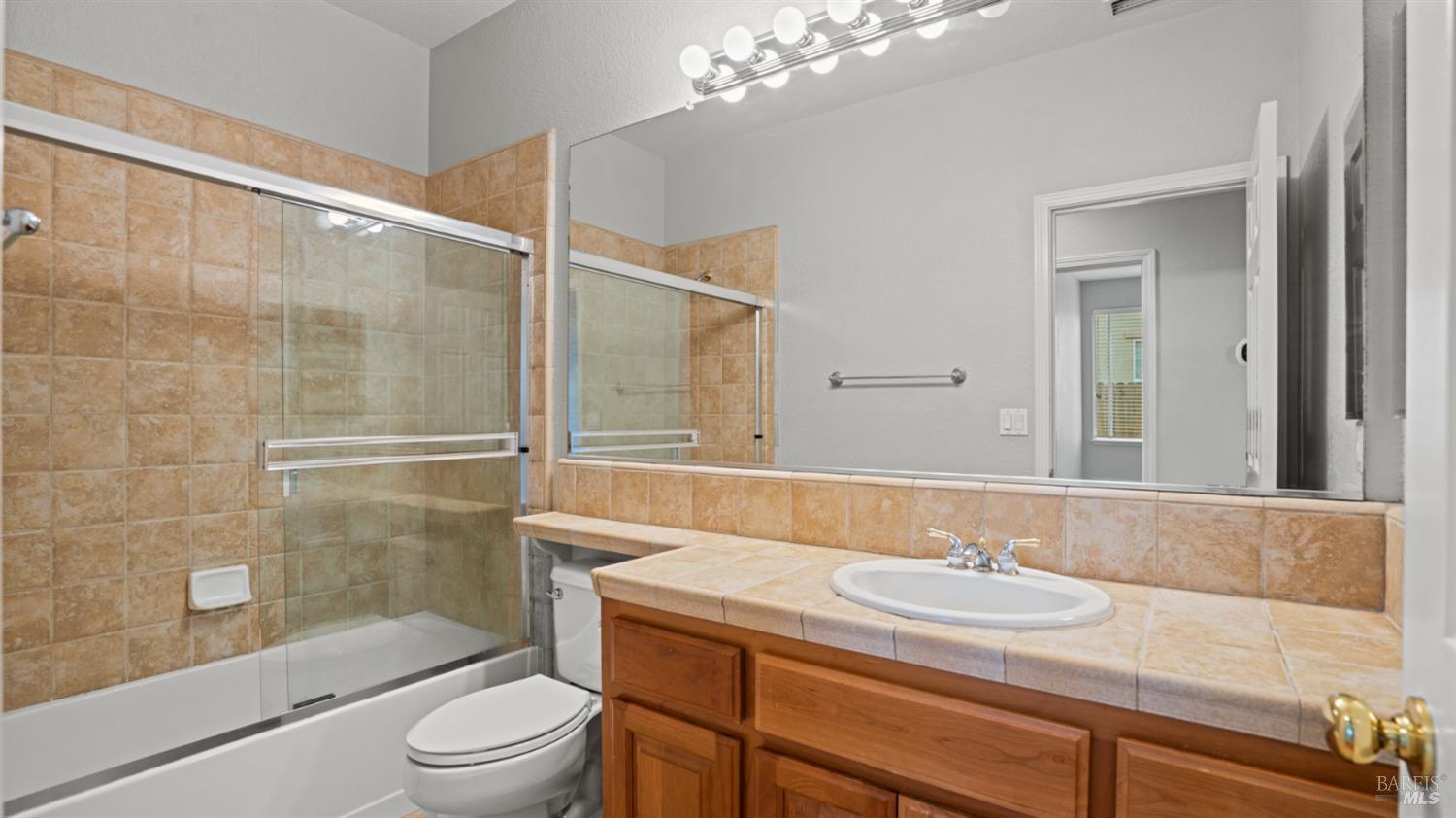 Detail Gallery Image 17 of 59 For 1006 Champion Pl, Vacaville,  CA 95687 - 4 Beds | 2 Baths