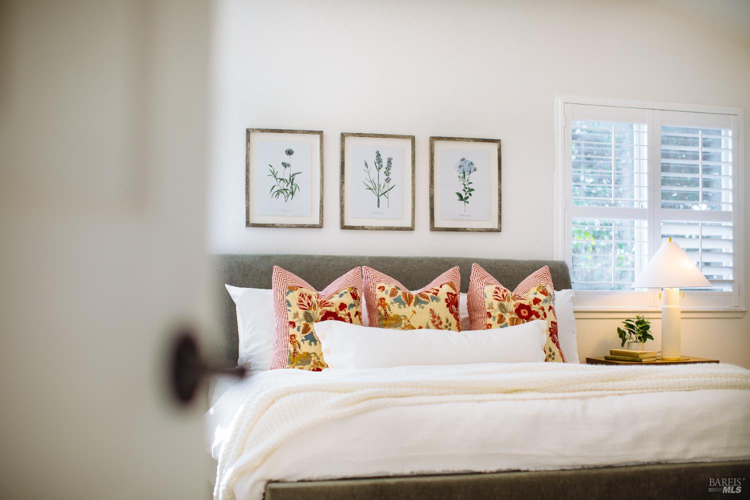 Detail Gallery Image 35 of 68 For 810 Wine Ct, Petaluma,  CA 94954 - 5 Beds | 3 Baths