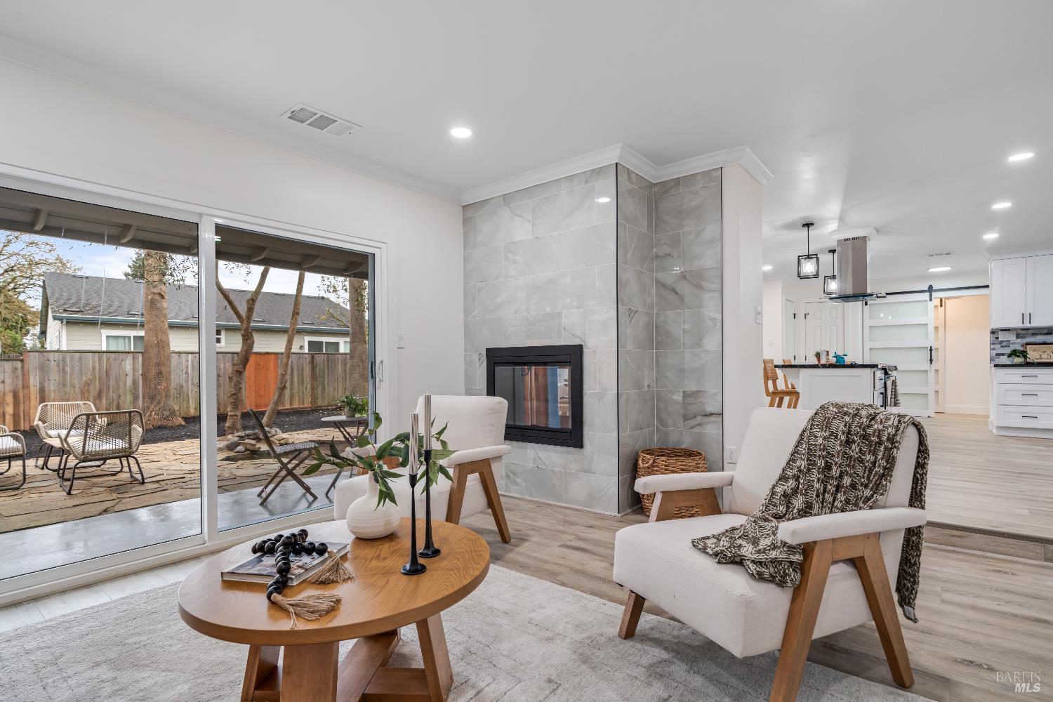 Detail Gallery Image 12 of 21 For 1415 Manhattan Way, Santa Rosa,  CA 95401 - 3 Beds | 2 Baths