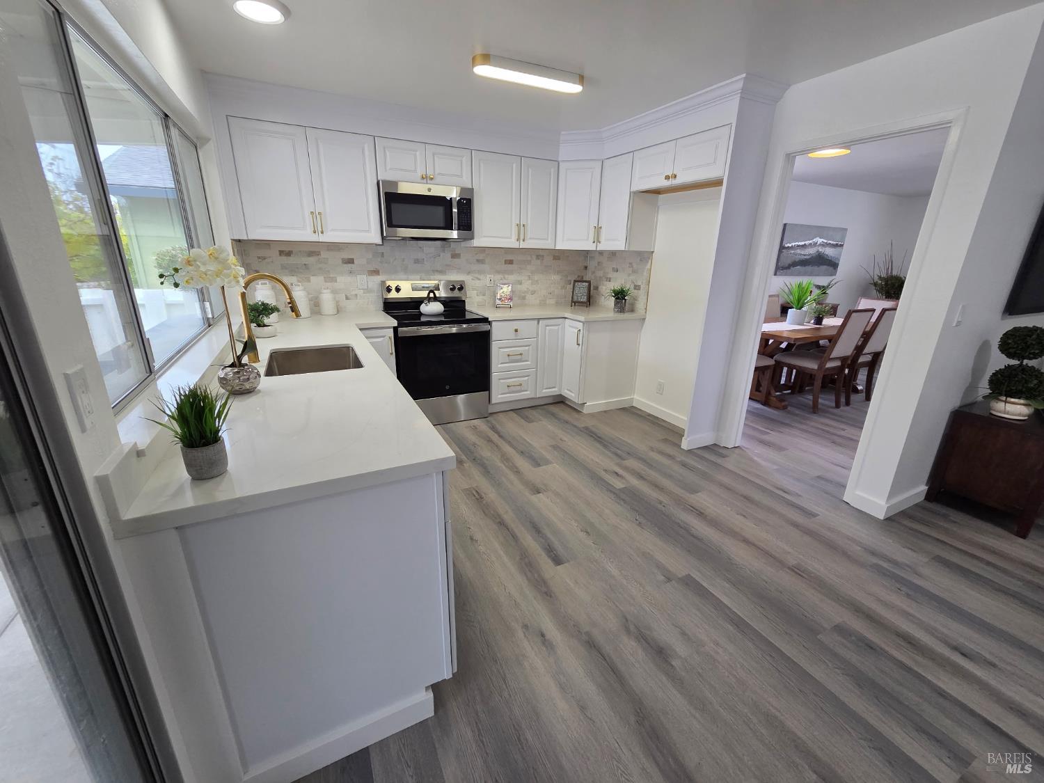 Detail Gallery Image 11 of 45 For 122 Carlsbad Cir, Vacaville,  CA 95687 - 3 Beds | 2 Baths