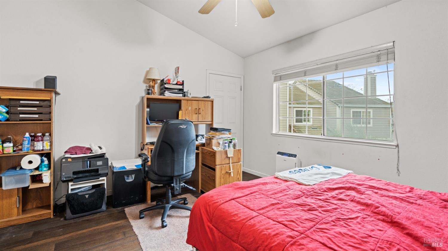 Detail Gallery Image 25 of 32 For 813 Chardonnay Cir, Petaluma,  CA 94954 - 3 Beds | 2/1 Baths