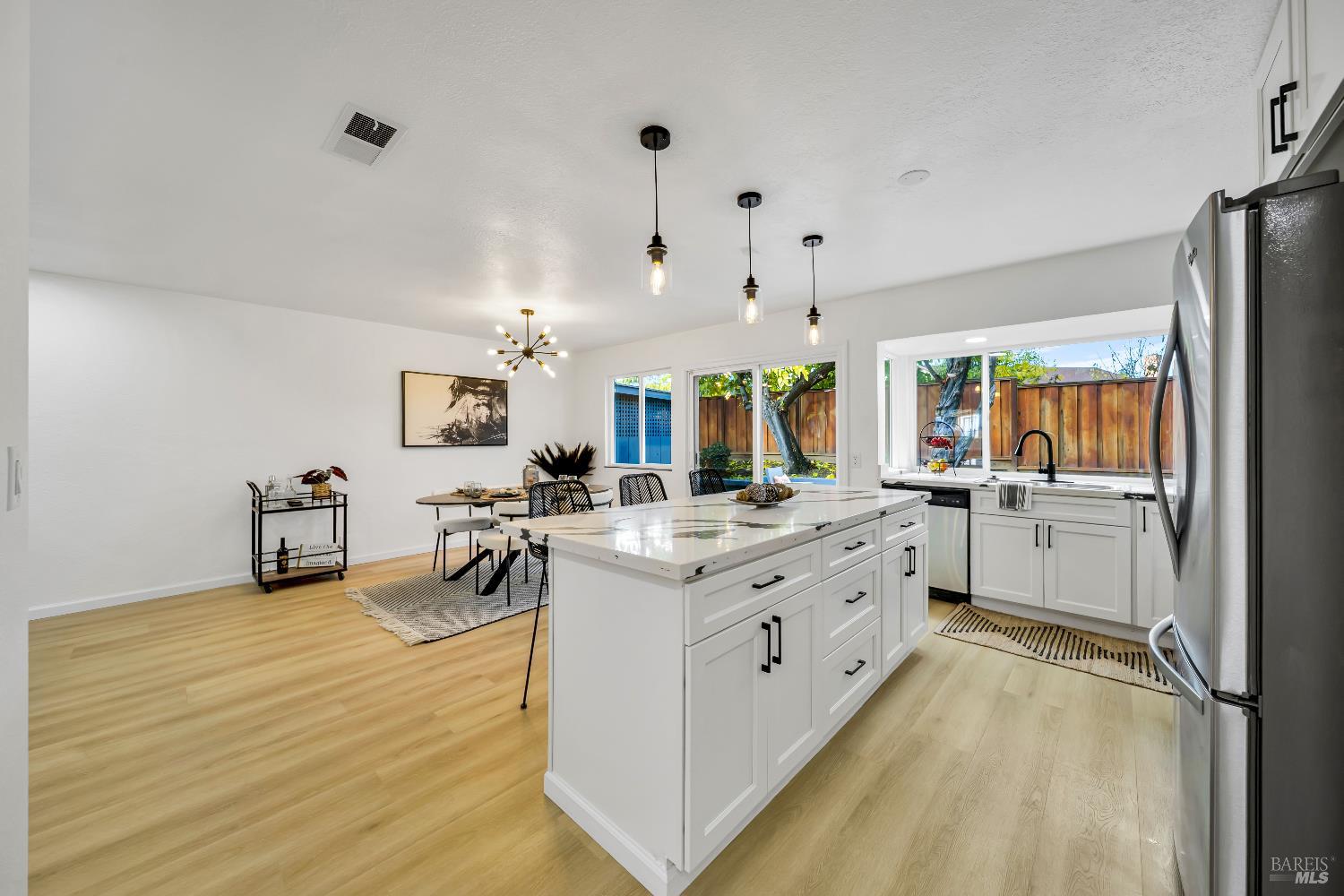 Detail Gallery Image 10 of 41 For 1251 N Camino Alto Unkn, Vallejo,  CA 94589 - 4 Beds | 2 Baths