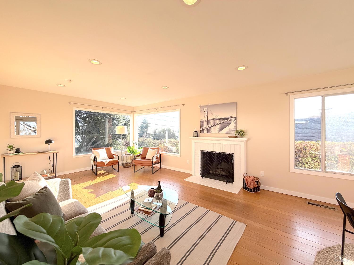 Detail Gallery Image 9 of 42 For 7659 Stockton Ave, El Cerrito,  CA 94530 - 2 Beds | 1 Baths