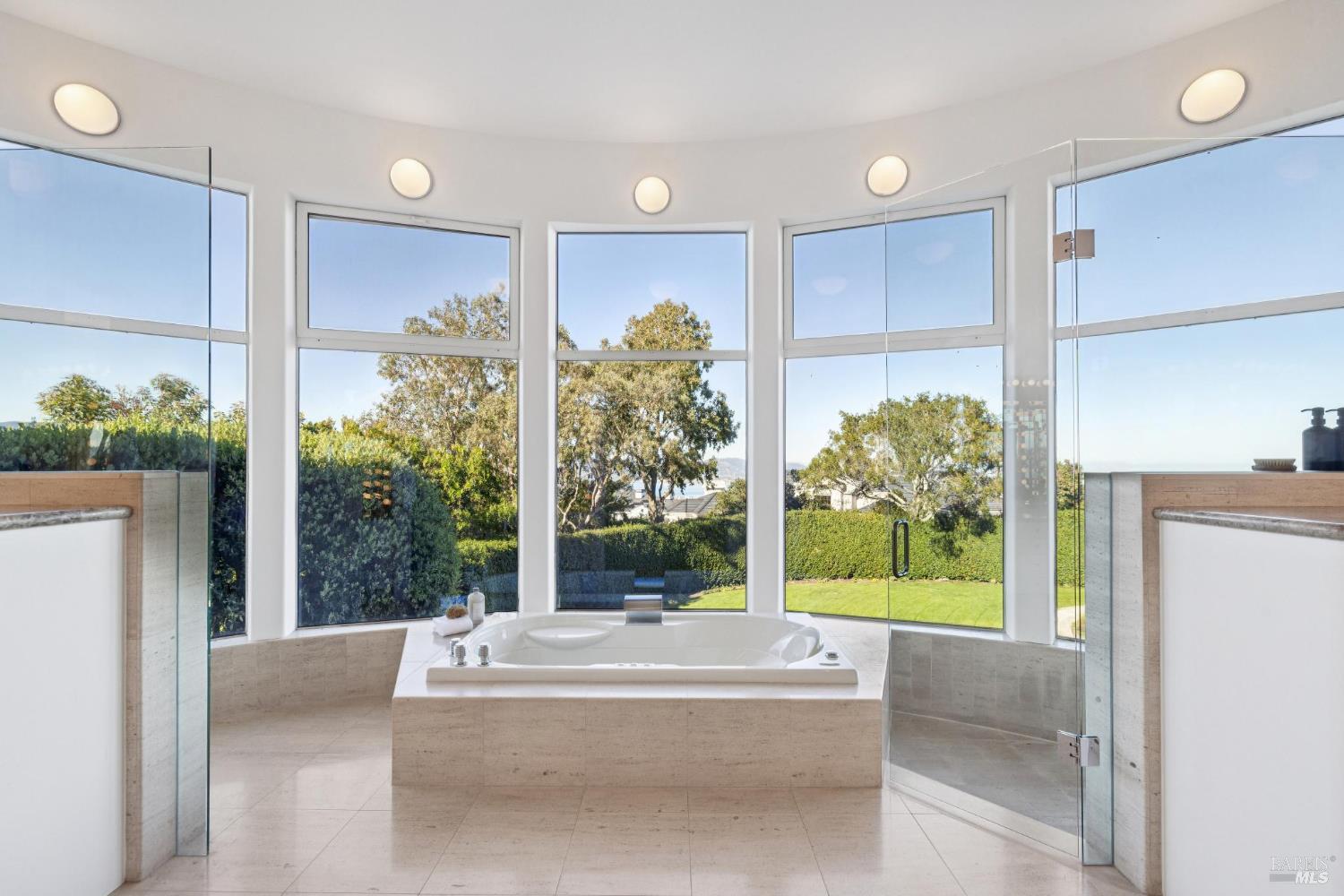 Detail Gallery Image 20 of 49 For 147 Gilmartin Dr, Tiburon,  CA 94920 - 4 Beds | 4/2 Baths