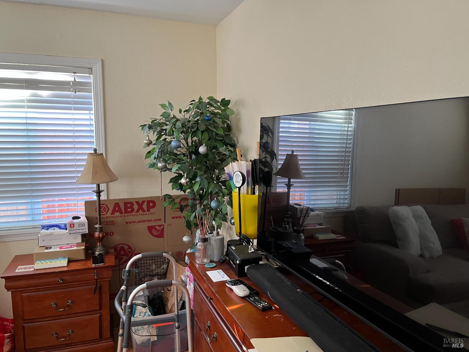 Detail Gallery Image 7 of 17 For 201 Creed Ave, Antioch,  CA 94509 - 4 Beds | 2 Baths