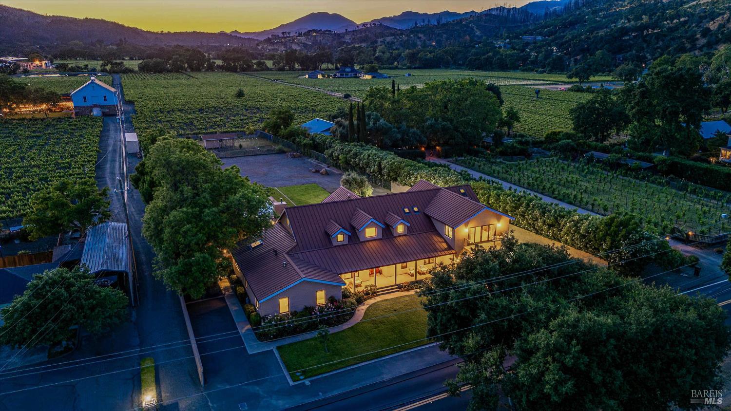 Detail Gallery Image 2 of 55 For 466 Pratt Ave, Saint Helena,  CA 94574 - 4 Beds | 4/1 Baths