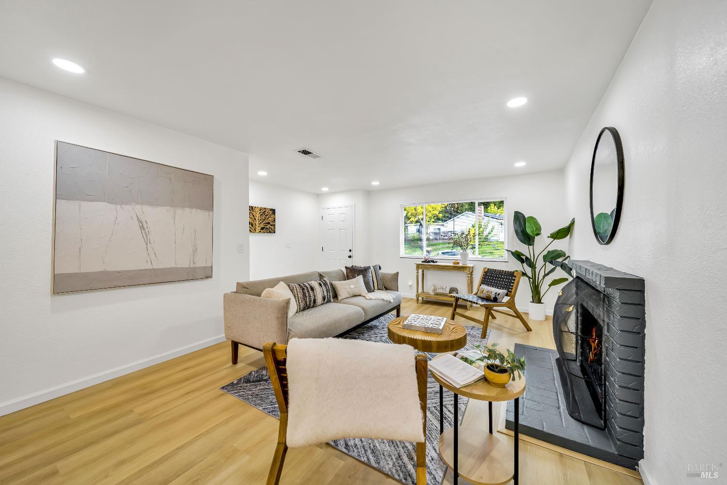 Detail Gallery Image 7 of 41 For 1251 N Camino Alto Unkn, Vallejo,  CA 94589 - 4 Beds | 2 Baths