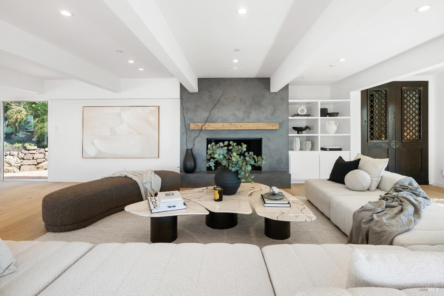 Detail Gallery Image 6 of 50 For 1 Tara View Rd, Tiburon,  CA 94920 - 8 Beds | 4/1 Baths