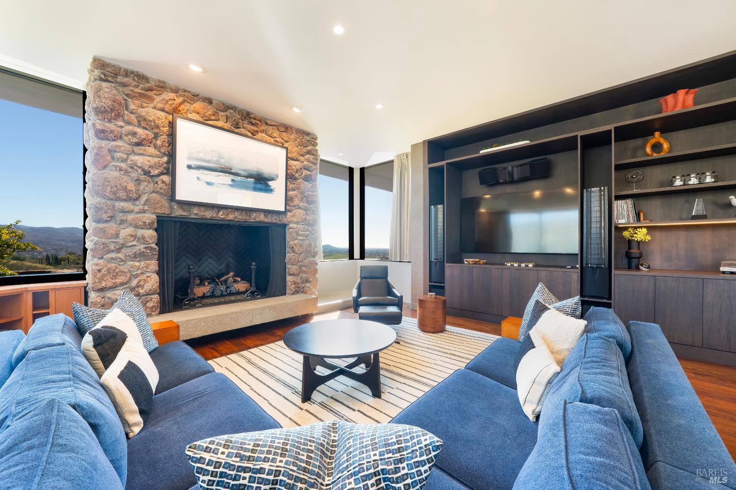 Detail Gallery Image 11 of 42 For 2100 Old Soda Springs Rd, Napa,  CA 94558 - 5 Beds | 5/1 Baths