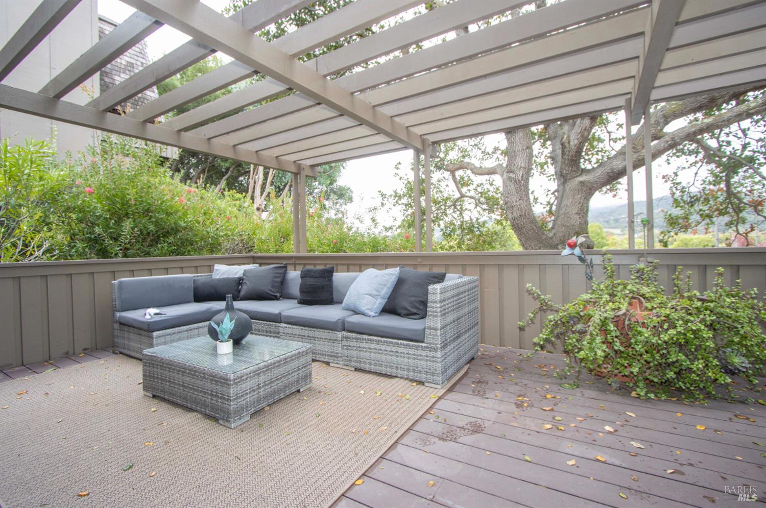 Detail Gallery Image 39 of 51 For 235 Knollwood Dr, San Rafael,  CA 94901 - 3 Beds | 2/1 Baths