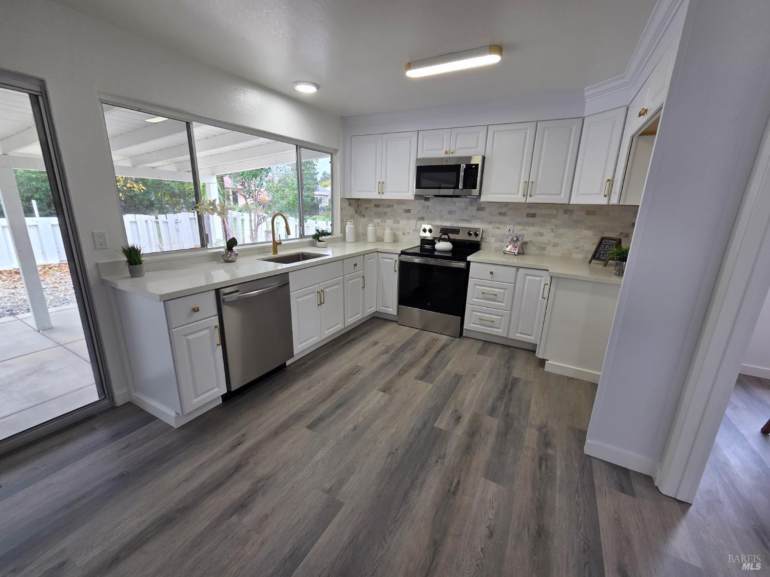 Detail Gallery Image 12 of 45 For 122 Carlsbad Cir, Vacaville,  CA 95687 - 3 Beds | 2 Baths