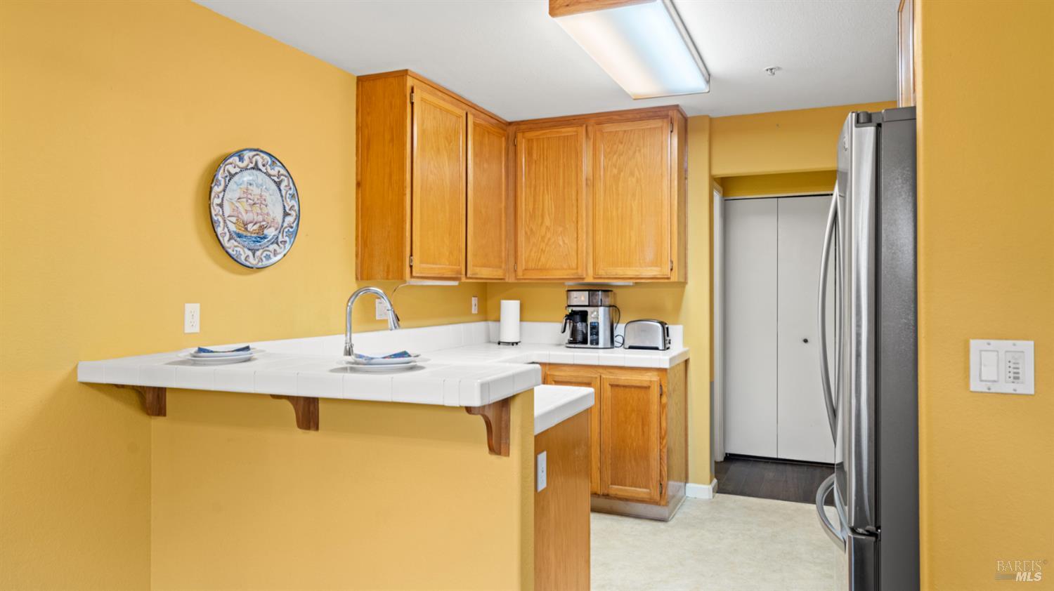 Detail Gallery Image 11 of 32 For 813 Chardonnay Cir, Petaluma,  CA 94954 - 3 Beds | 2/1 Baths