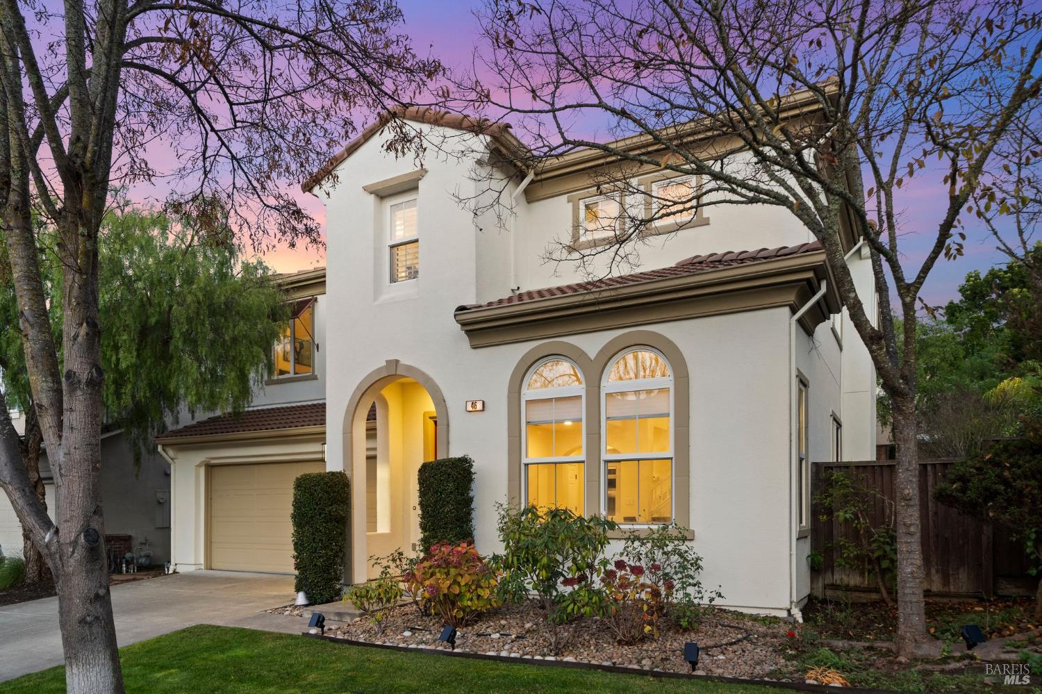 Detail Gallery Image 2 of 69 For 46 Waterbury Ln, Novato,  CA 94949 - 4 Beds | 2/1 Baths