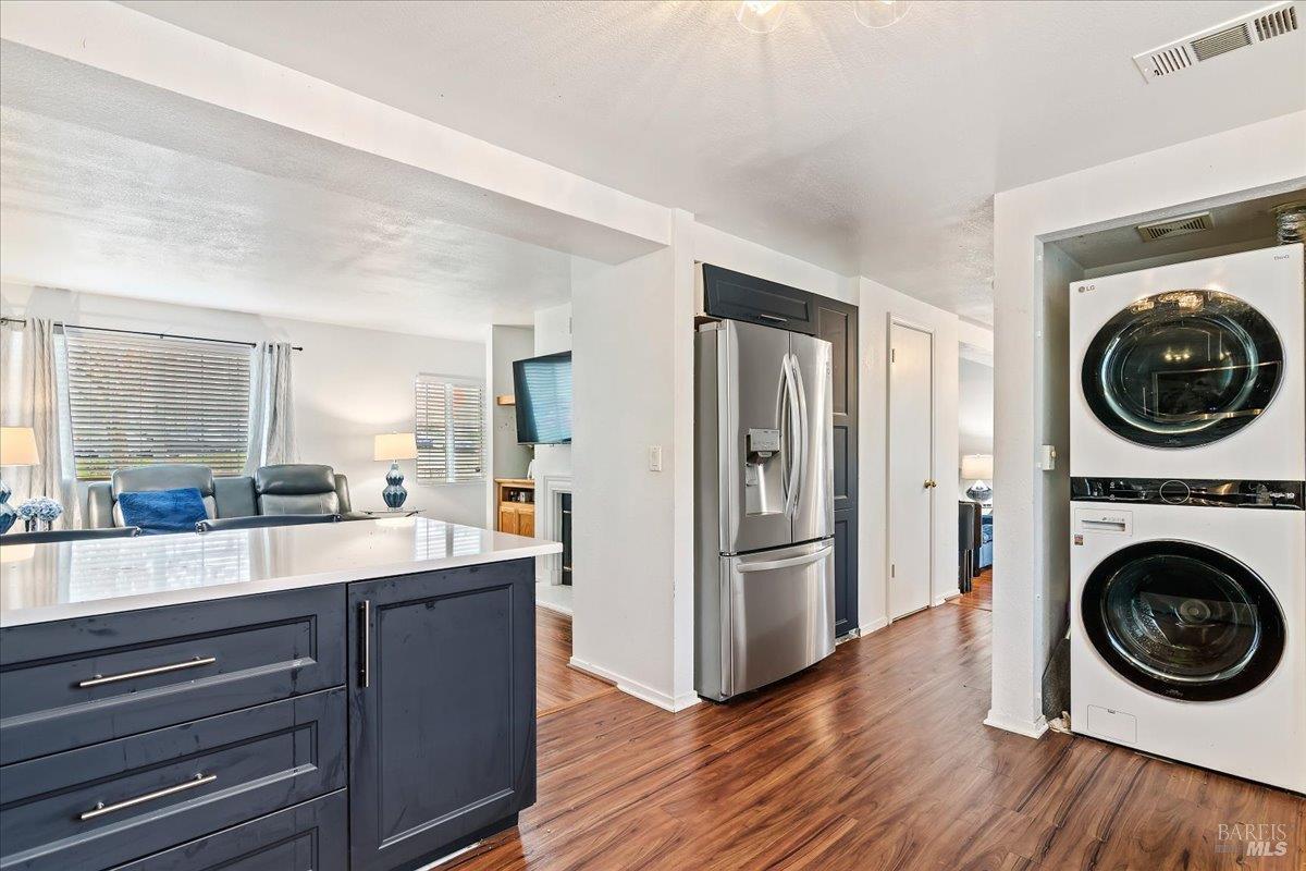 Detail Gallery Image 7 of 17 For 502 Daniels Ave, Vallejo,  CA 94590 - 4 Beds | 2/1 Baths