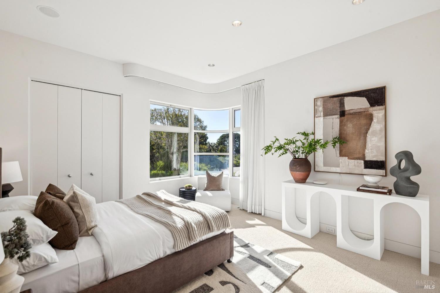 Detail Gallery Image 34 of 49 For 147 Gilmartin Dr, Tiburon,  CA 94920 - 4 Beds | 4/2 Baths