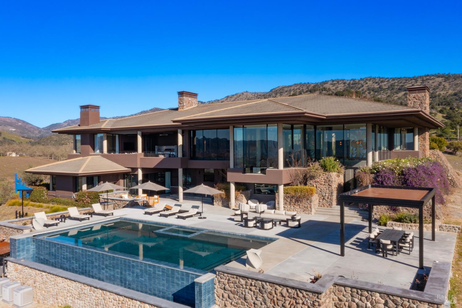 Detail Gallery Image 38 of 42 For 2100 Old Soda Springs Rd, Napa,  CA 94558 - 5 Beds | 5/1 Baths