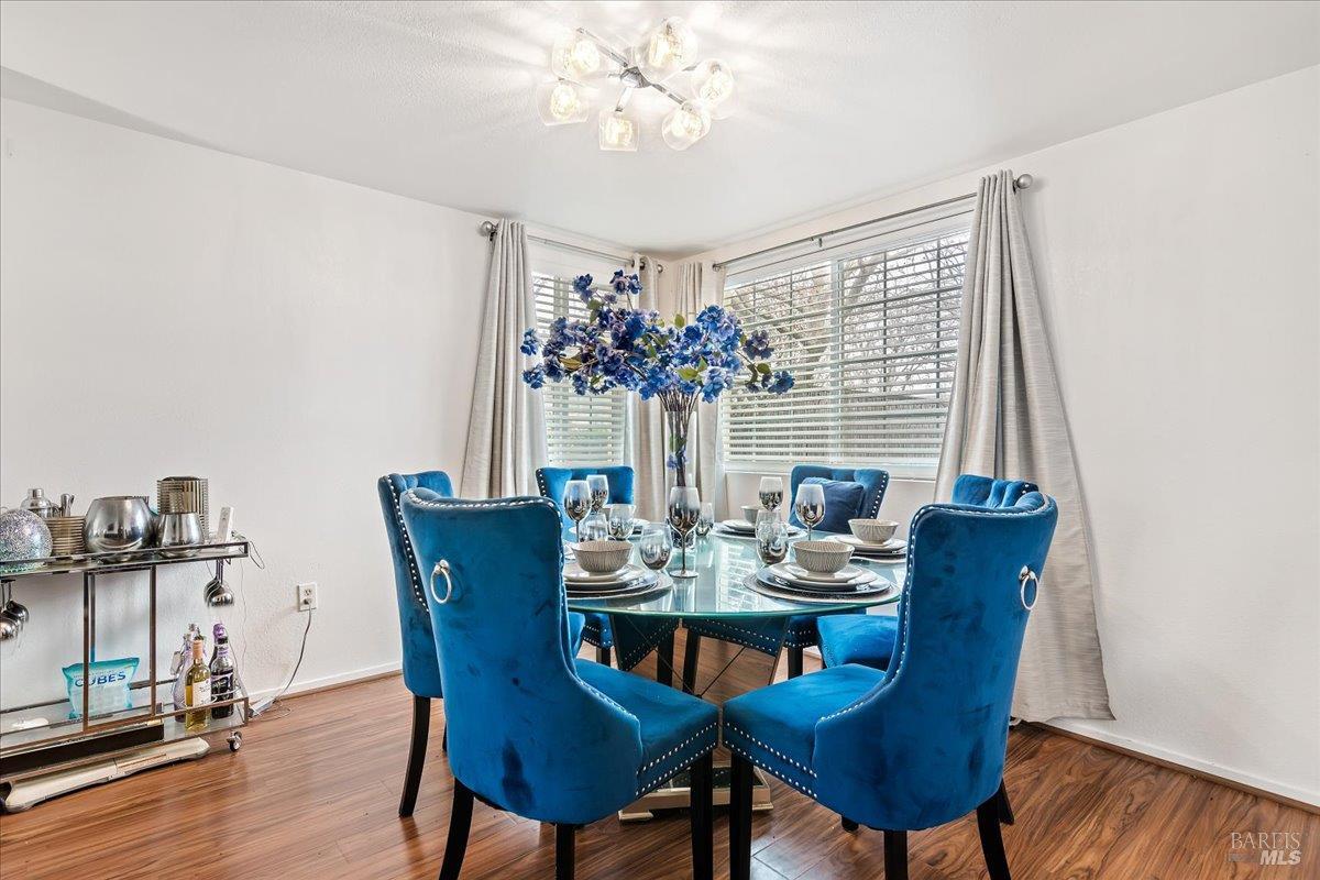 Detail Gallery Image 4 of 17 For 502 Daniels Ave, Vallejo,  CA 94590 - 4 Beds | 2/1 Baths