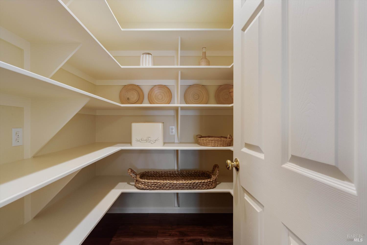 Detail Gallery Image 20 of 55 For 466 Pratt Ave, Saint Helena,  CA 94574 - 4 Beds | 4/1 Baths