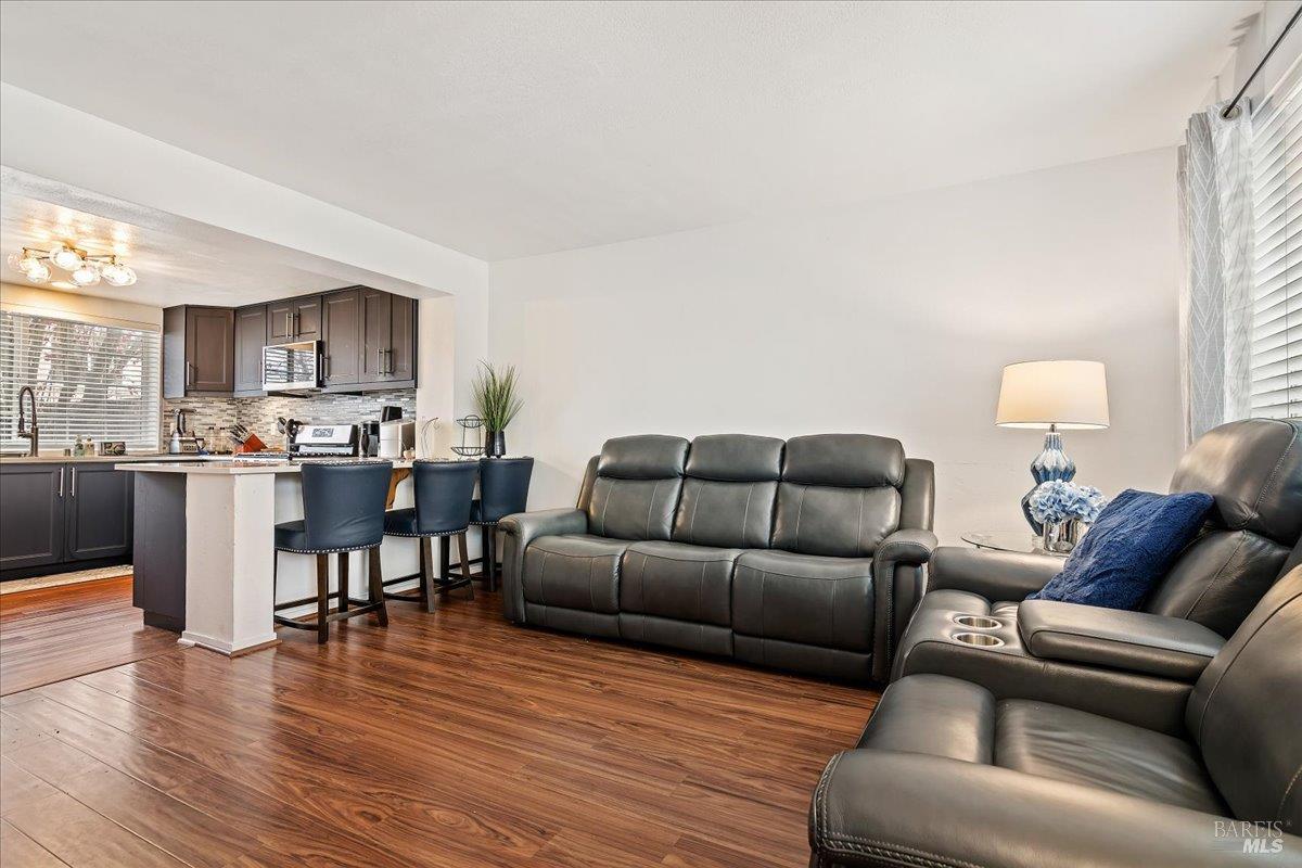 Detail Gallery Image 9 of 17 For 502 Daniels Ave, Vallejo,  CA 94590 - 4 Beds | 2/1 Baths