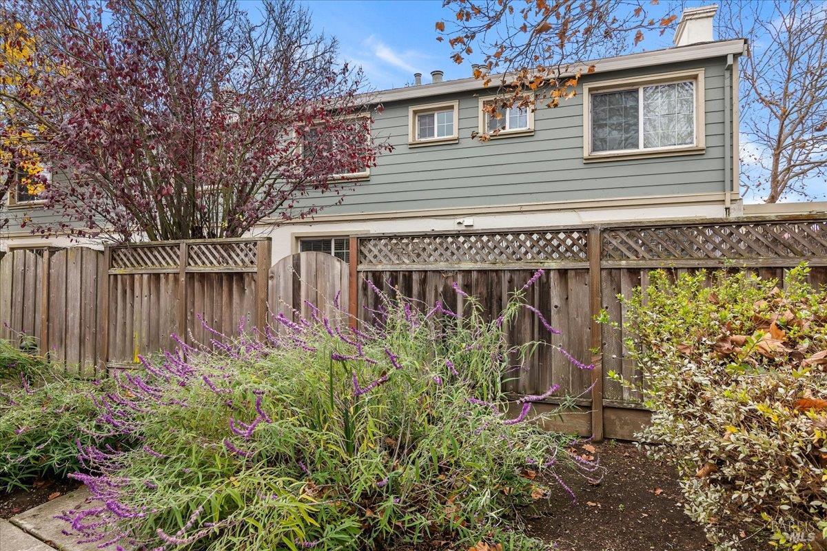 Detail Gallery Image 16 of 17 For 502 Daniels Ave, Vallejo,  CA 94590 - 4 Beds | 2/1 Baths