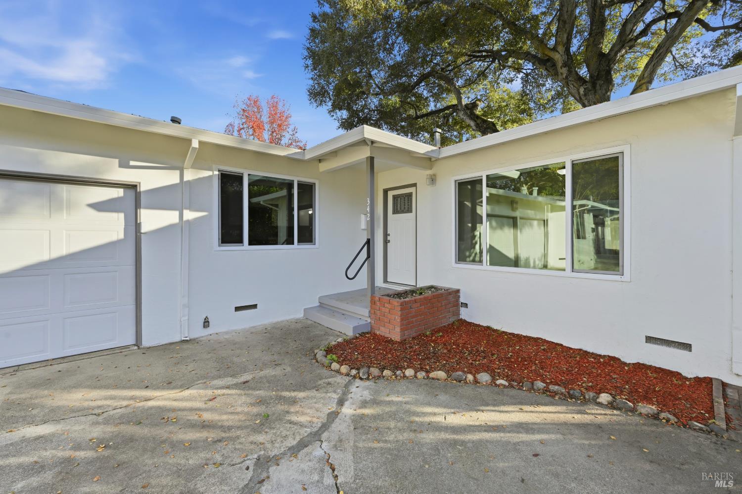 Detail Gallery Image 4 of 24 For 342 College Ave, Santa Rosa,  CA 95401 - – Beds | – Baths