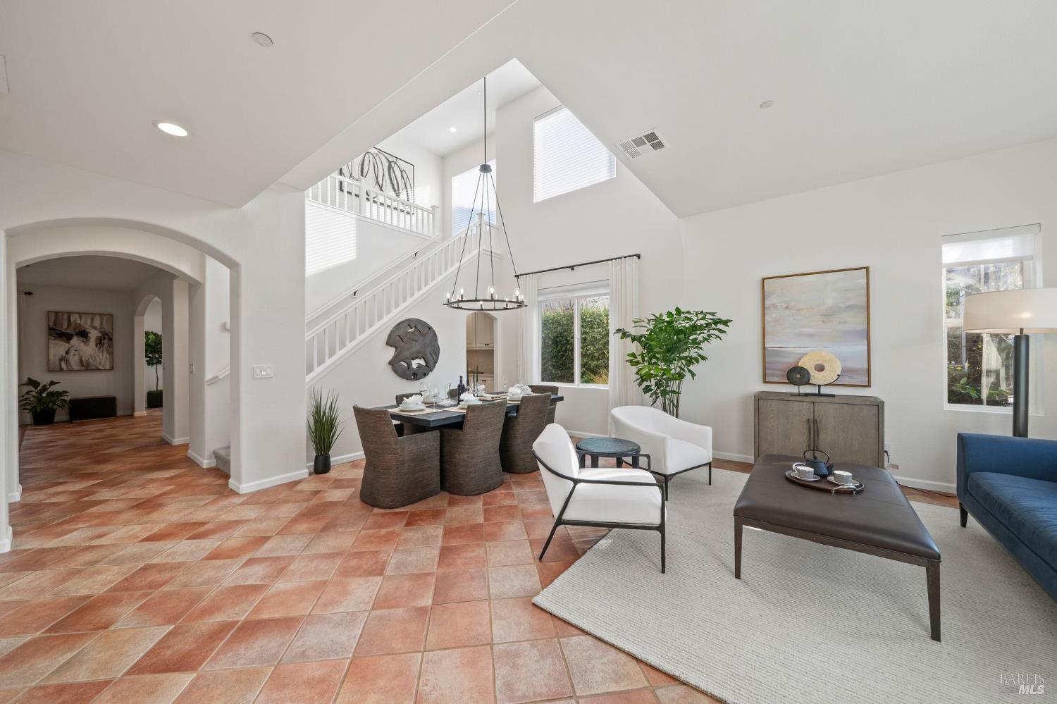 Detail Gallery Image 9 of 69 For 46 Waterbury Ln, Novato,  CA 94949 - 4 Beds | 2/1 Baths