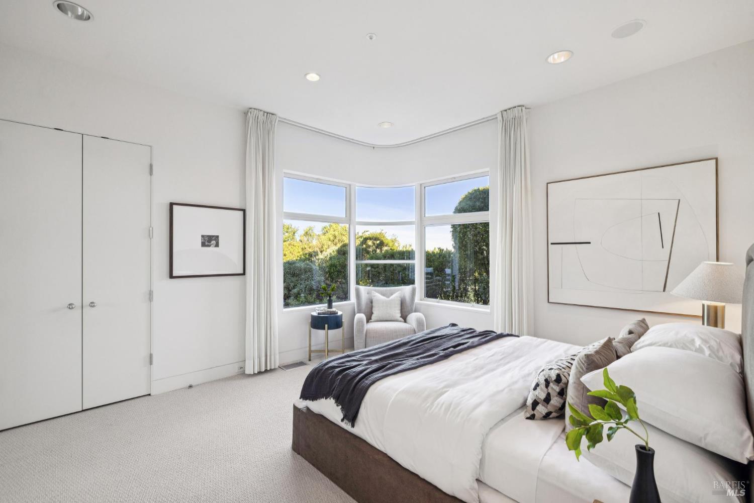 Detail Gallery Image 36 of 49 For 147 Gilmartin Dr, Tiburon,  CA 94920 - 4 Beds | 4/2 Baths