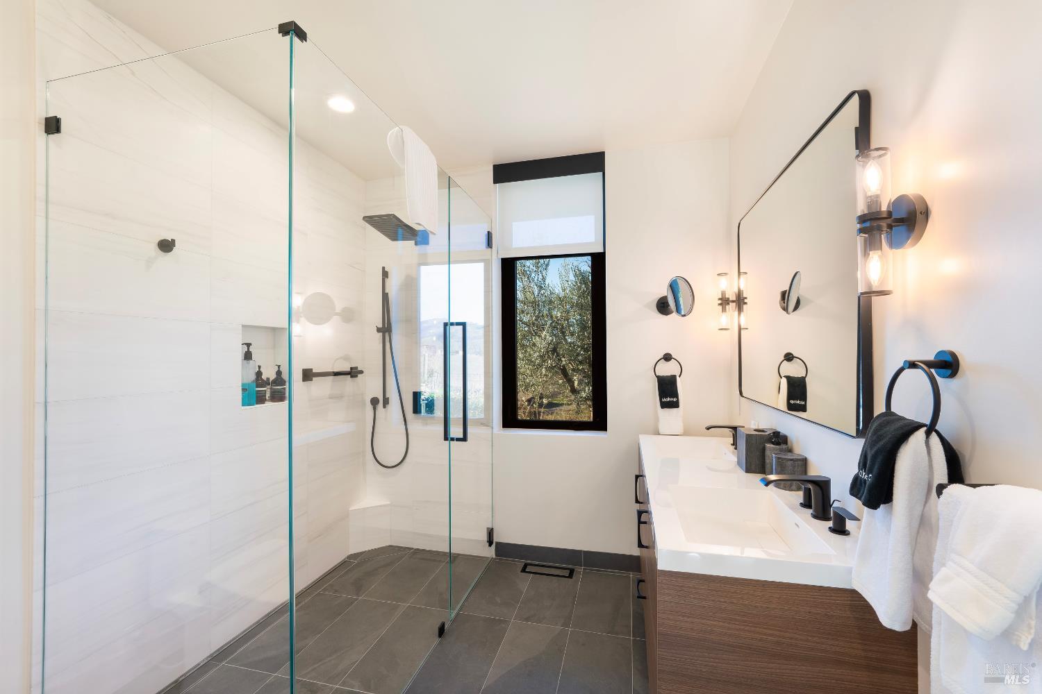 Detail Gallery Image 33 of 42 For 2100 Old Soda Springs Rd, Napa,  CA 94558 - 5 Beds | 5/1 Baths