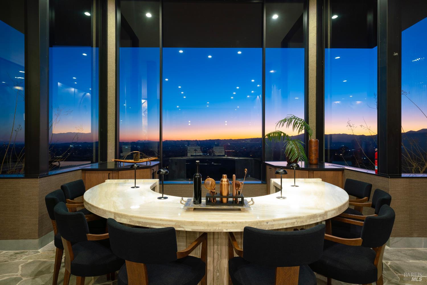 Detail Gallery Image 10 of 42 For 2100 Old Soda Springs Rd, Napa,  CA 94558 - 5 Beds | 5/1 Baths