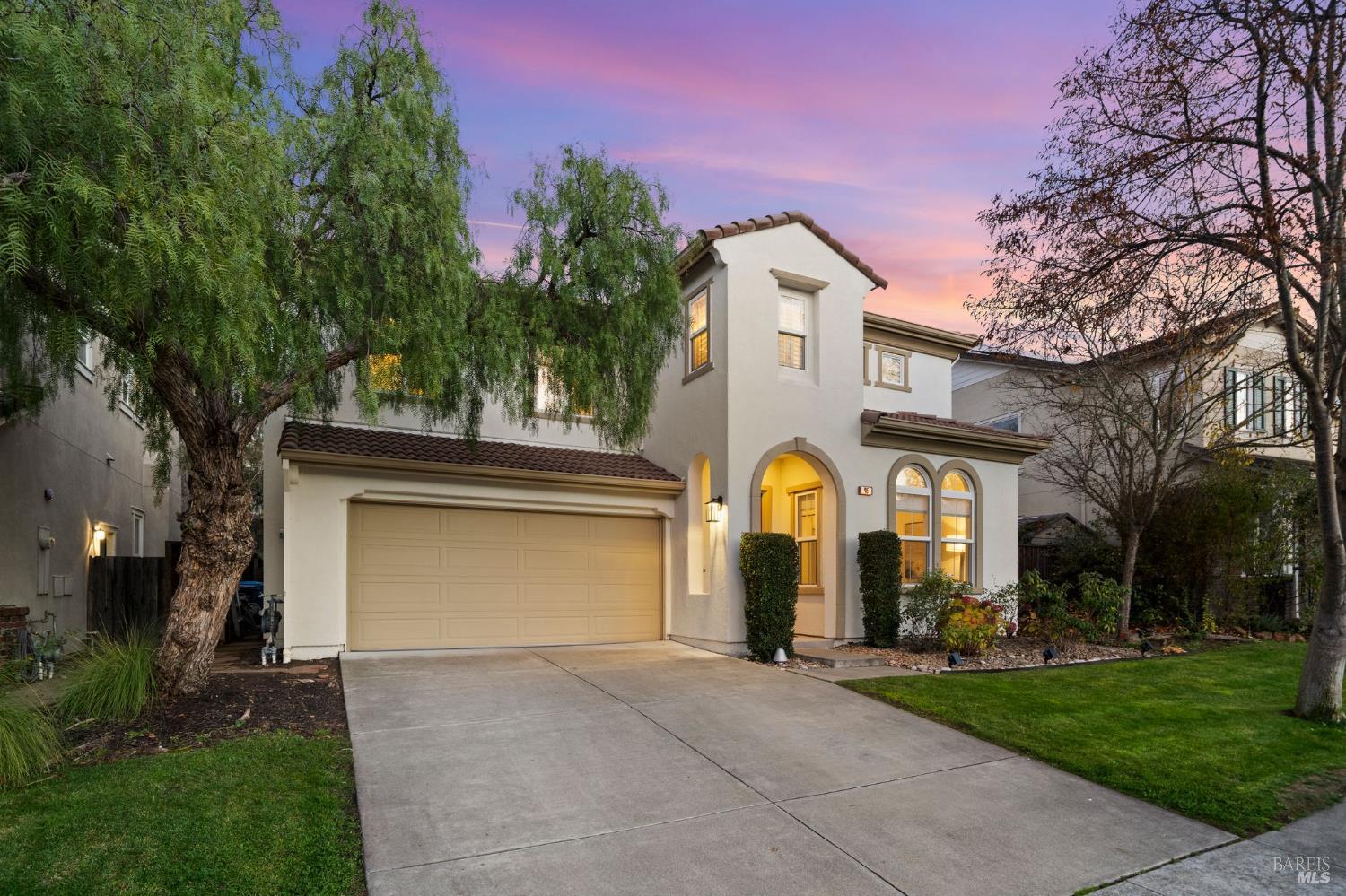 Detail Gallery Image 3 of 69 For 46 Waterbury Ln, Novato,  CA 94949 - 4 Beds | 2/1 Baths