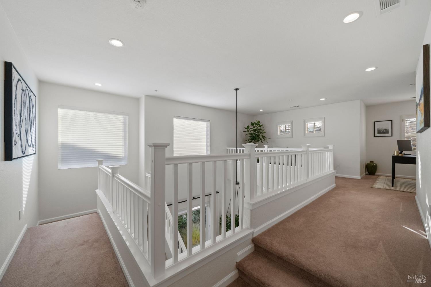 Detail Gallery Image 29 of 69 For 46 Waterbury Ln, Novato,  CA 94949 - 4 Beds | 2/1 Baths