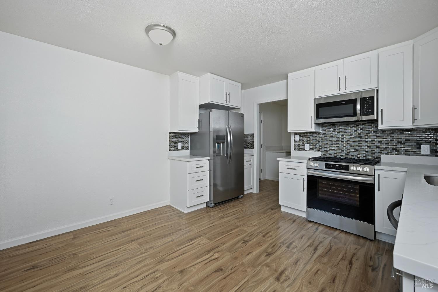 Detail Gallery Image 5 of 24 For 342 College Ave, Santa Rosa,  CA 95401 - – Beds | – Baths