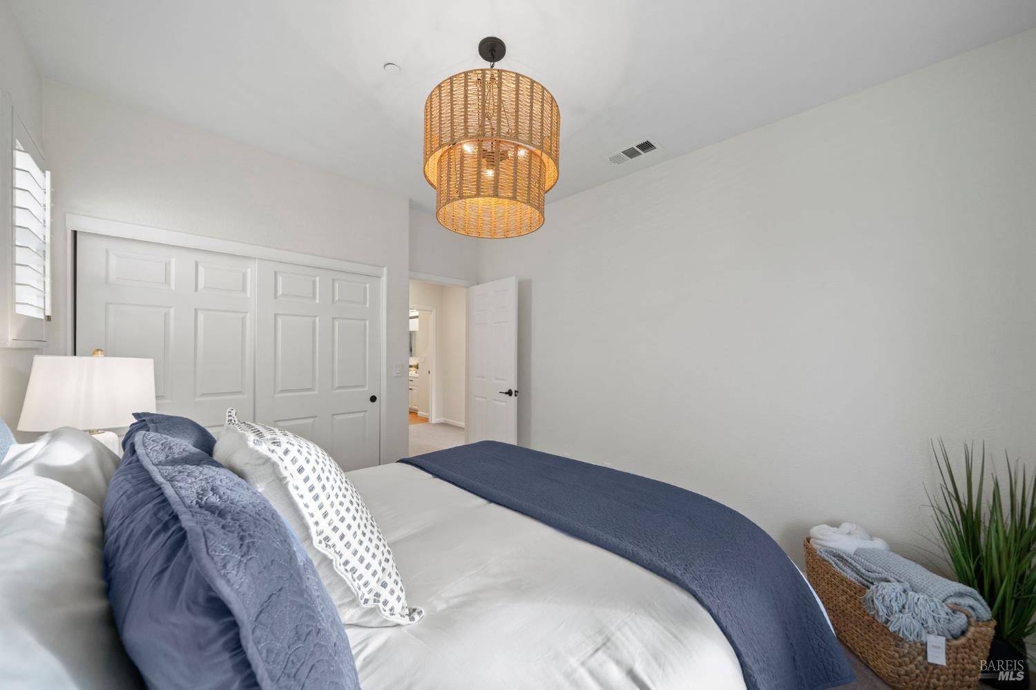 Detail Gallery Image 44 of 69 For 46 Waterbury Ln, Novato,  CA 94949 - 4 Beds | 2/1 Baths