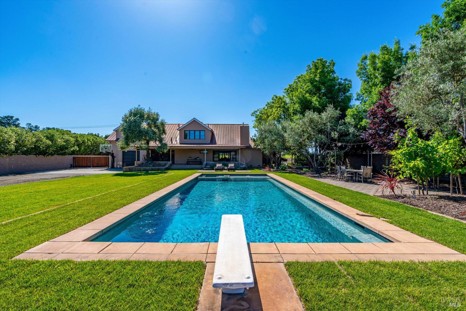 Detail Gallery Image 48 of 55 For 466 Pratt Ave, Saint Helena,  CA 94574 - 4 Beds | 4/1 Baths