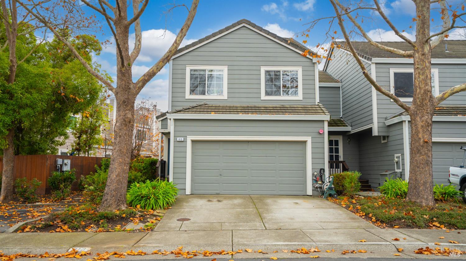 Detail Gallery Image 2 of 32 For 813 Chardonnay Cir, Petaluma,  CA 94954 - 3 Beds | 2/1 Baths