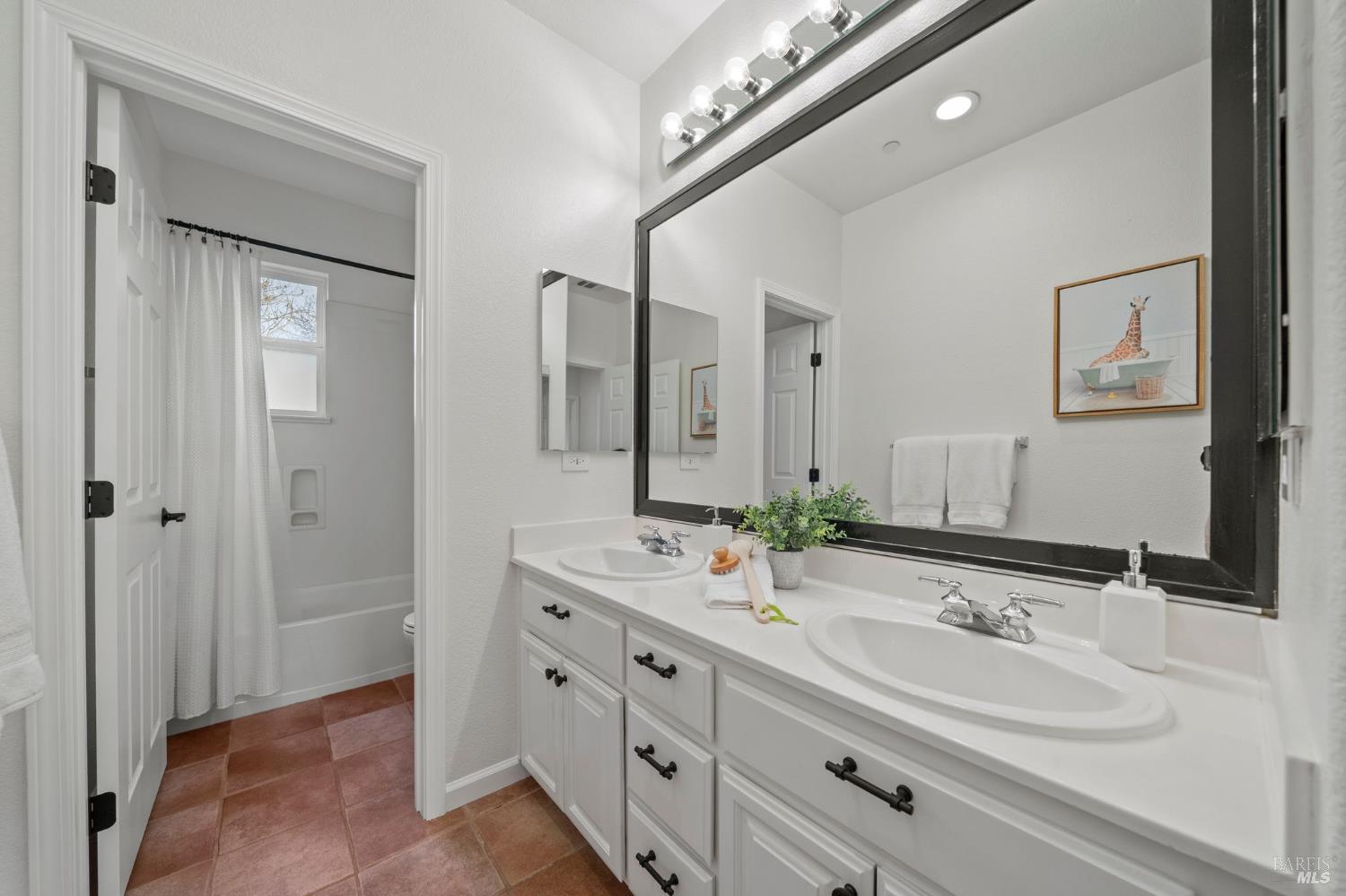 Detail Gallery Image 41 of 69 For 46 Waterbury Ln, Novato,  CA 94949 - 4 Beds | 2/1 Baths